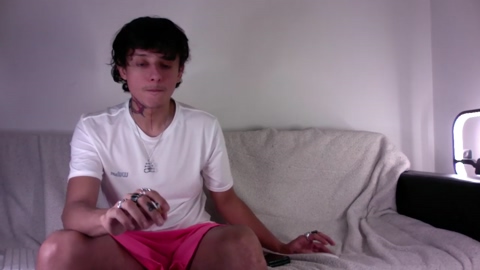 twinksguys360  17-04-2023